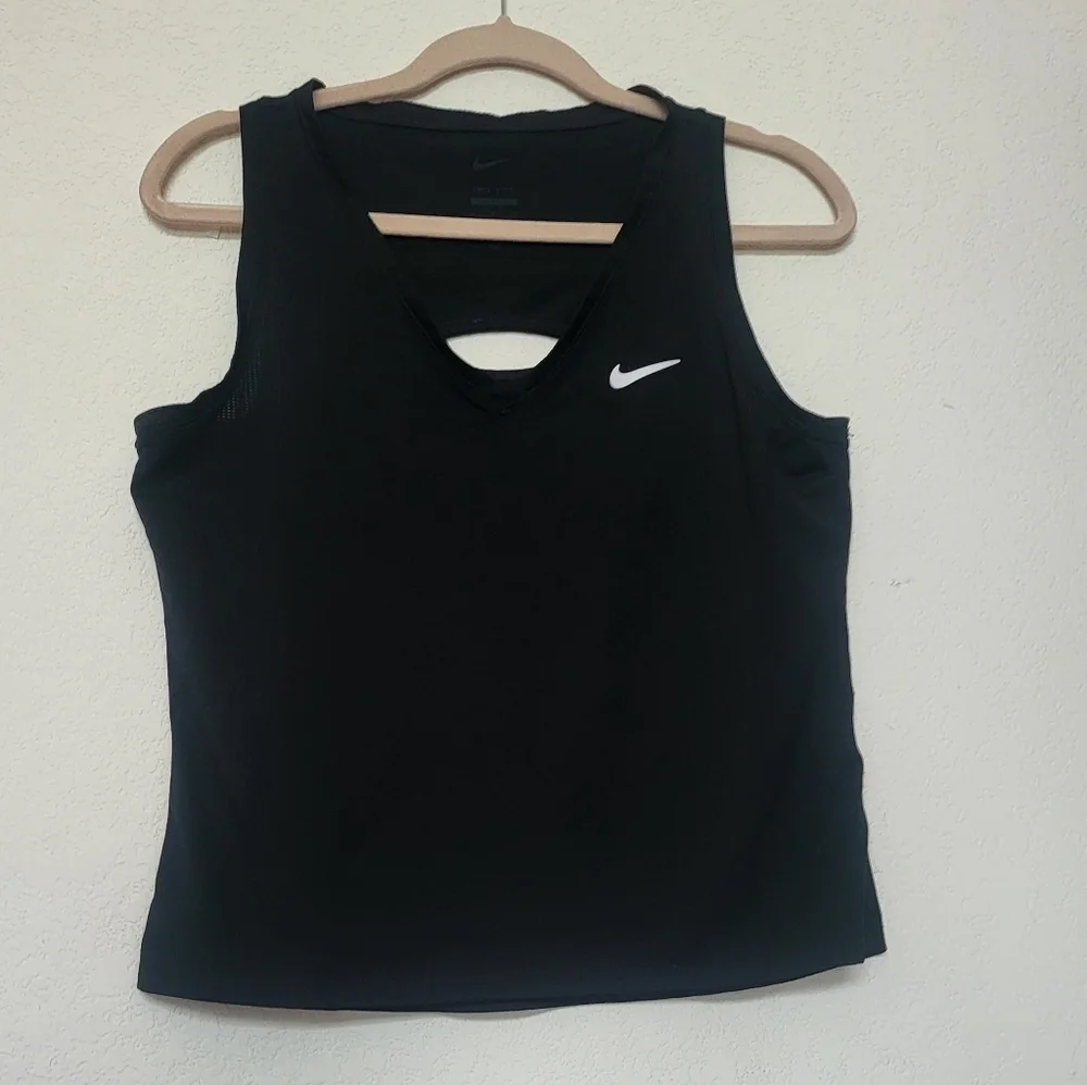 Nike elegant black